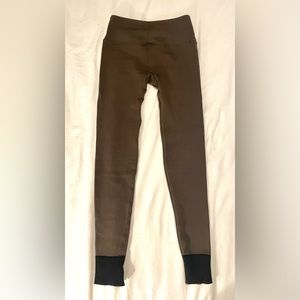 FABLETICS ribbed leggings ultra soft. Green with black bottom detailings